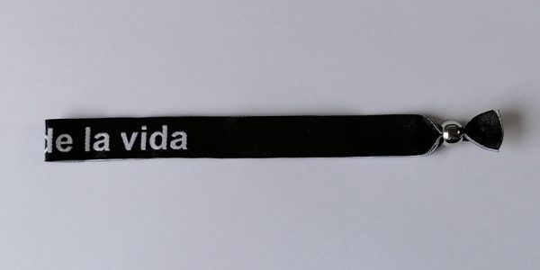 Pulsera negra "Disfruta de la Vida" - Imagen 3